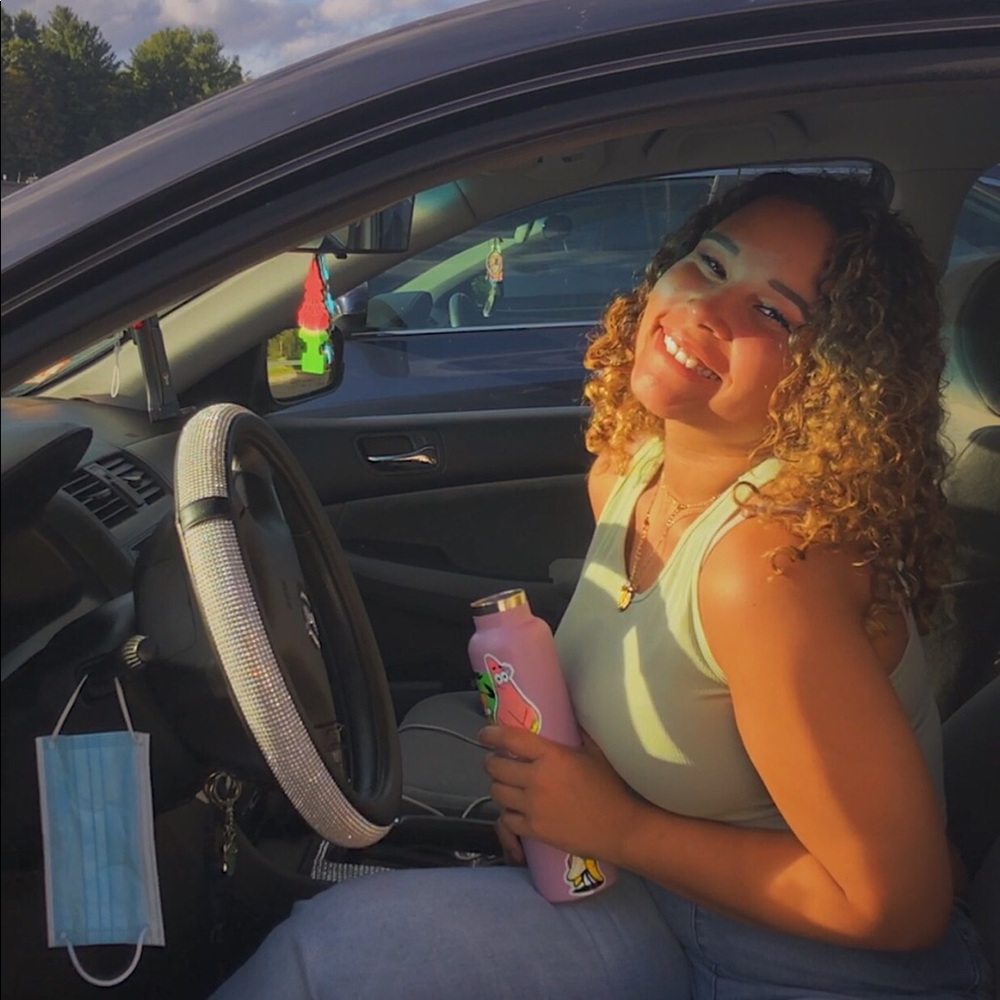 Meet your Posher, Dayna